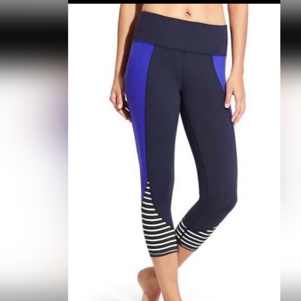 ATHLETA CROPPED COLOR BLOCK CAPRIS.  S